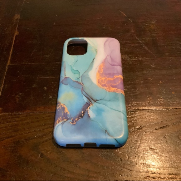 iPhone cover with beautiful turquoise, pink and gold accents - Picture 2 of 5